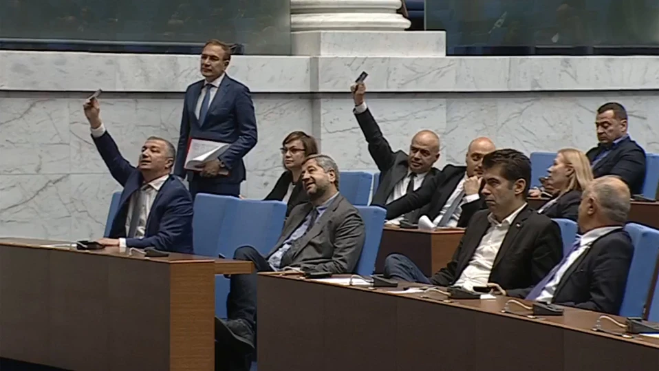 Депутатите отново с привилегии преди вота