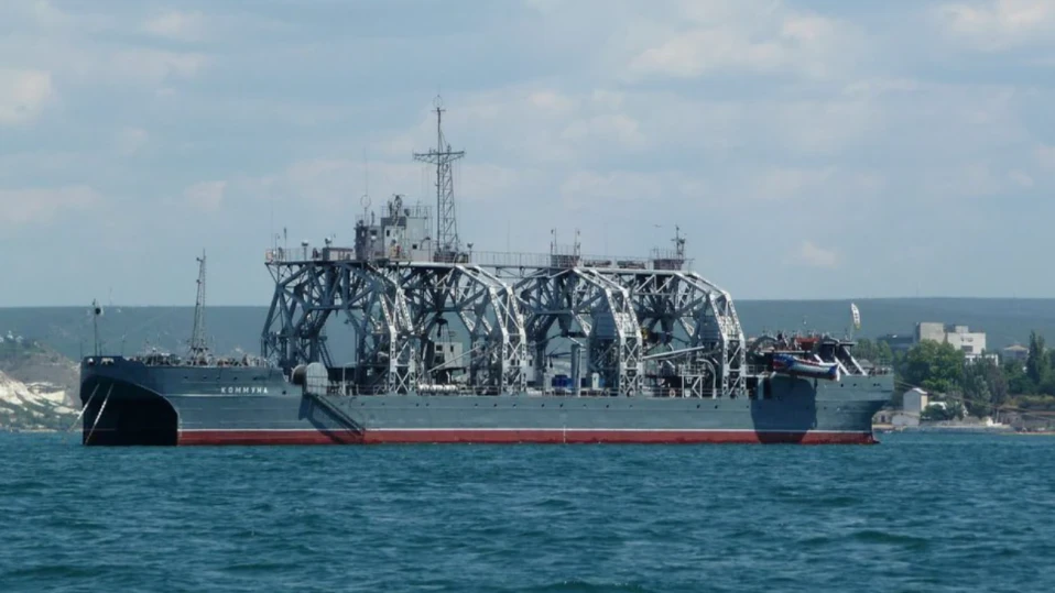 Украинските военни удариха руския кораб "Коммуна" в Севастопол (ВИДЕО)