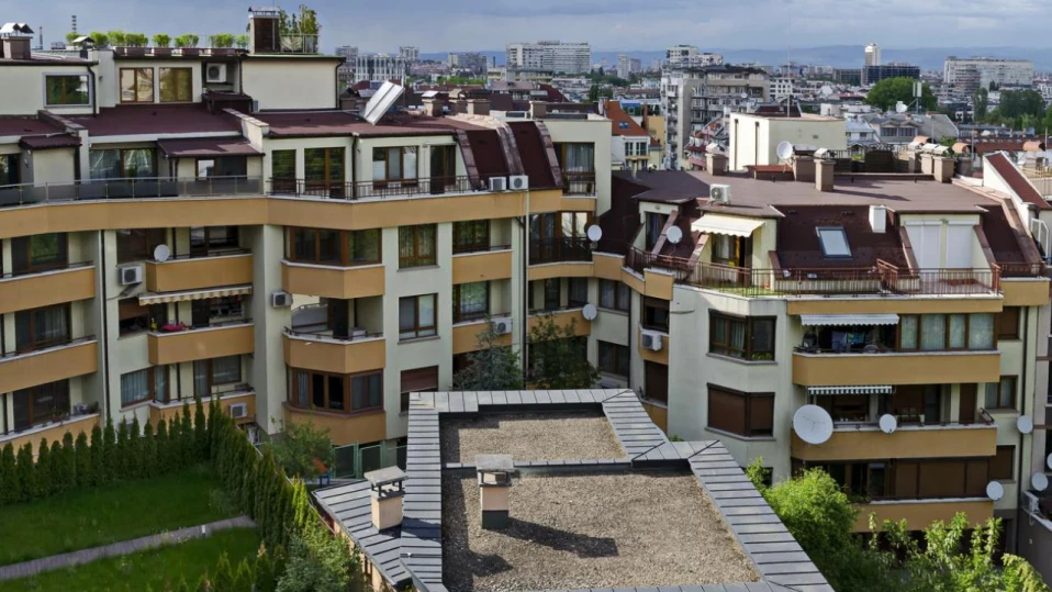 Задържат продажбите на имоти в очакване на поскъпване
