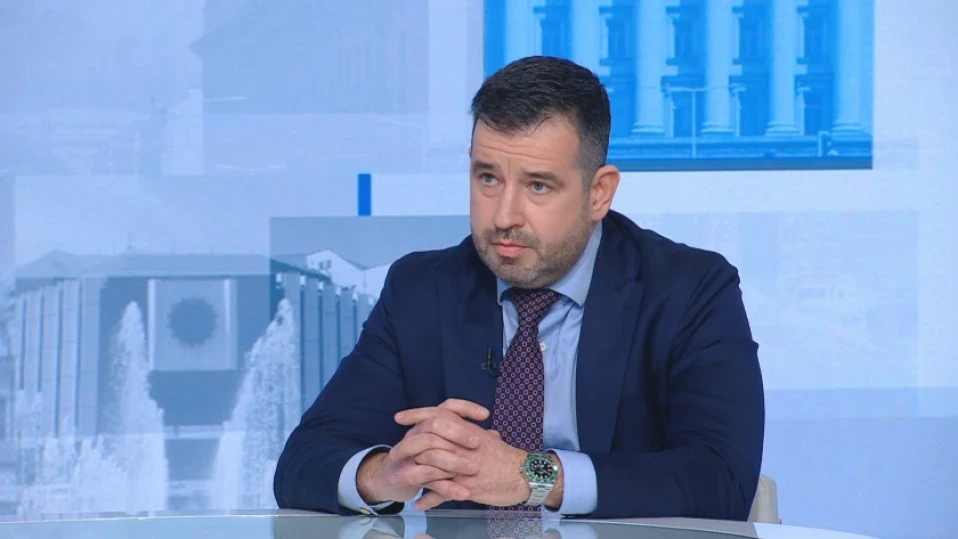 Шефът на здравната каса ще съди Лена Бориславова за клевета