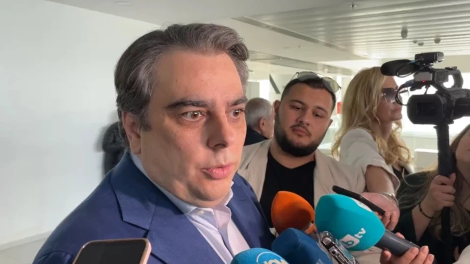 Асен Василев: Борисов не е в положение да поставя условия