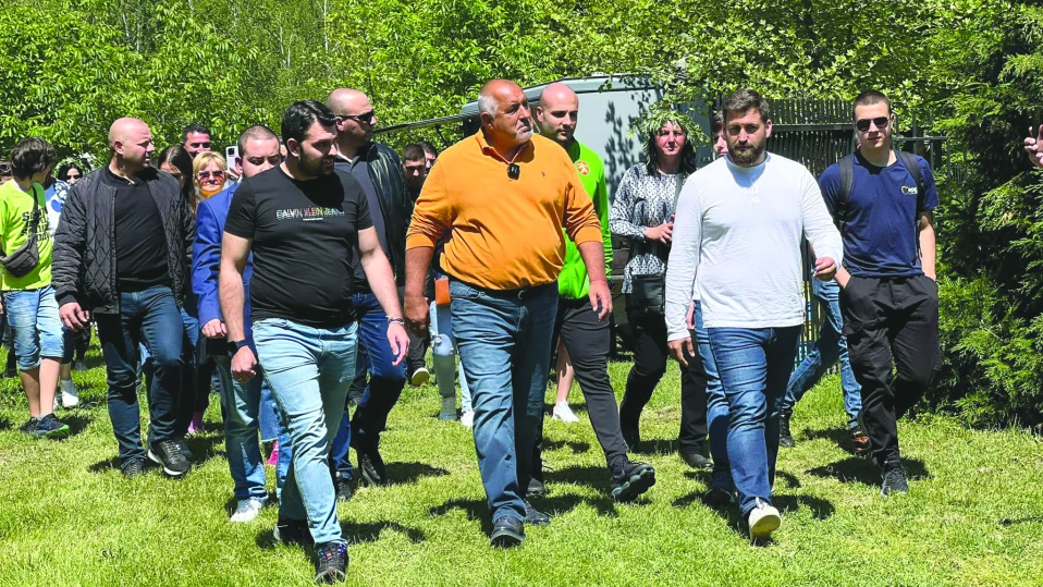 Лидерът на ГЕРБ Бойко Борисов: ППДБ фалшифицират документи (обзор)