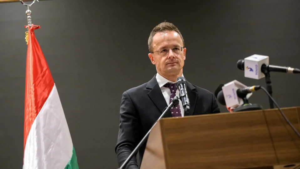 Сиярто: ЕС да спре финансирането на НПО, свързани с трафиканти и мигранти