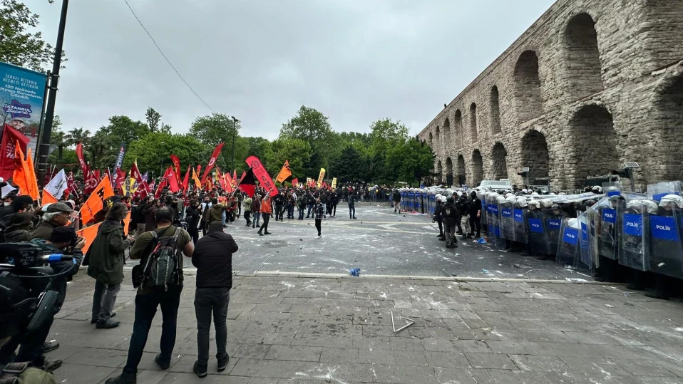 Многохилядно шествие за Деня на труда в Анкара