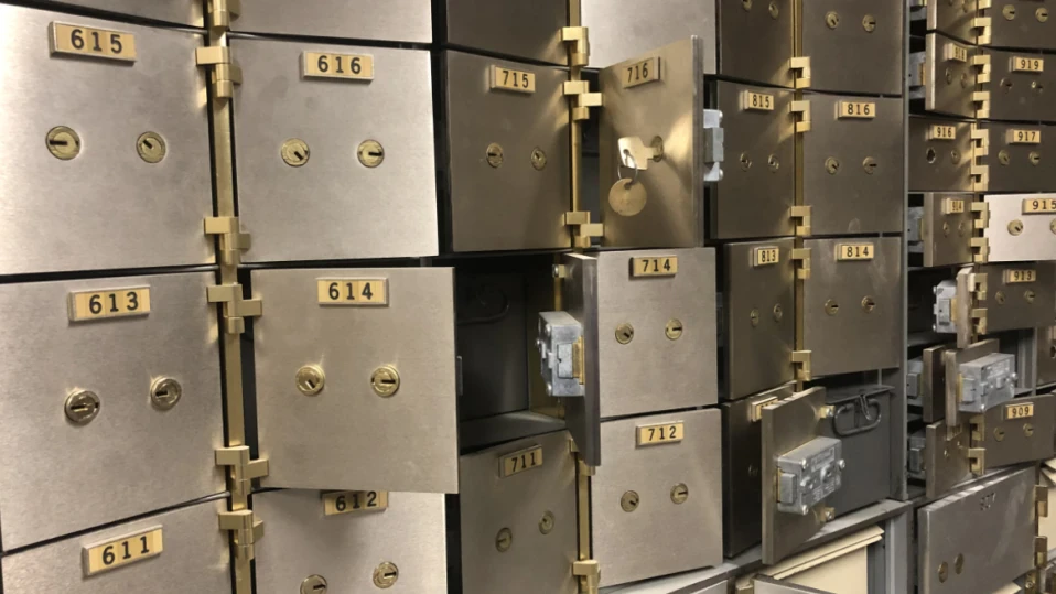 Въоръжени групировки са ограбили няколко клона на Банката на Палестина в Газа