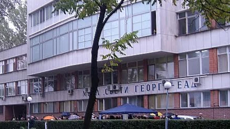 Блъснатото момиче в Сопот е стабилизирано, но още е с риск за живота