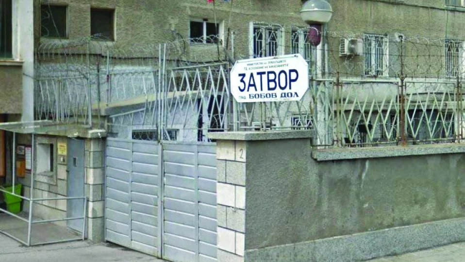 Крадци-кокошкари влизат в затвора за уиски и кабели