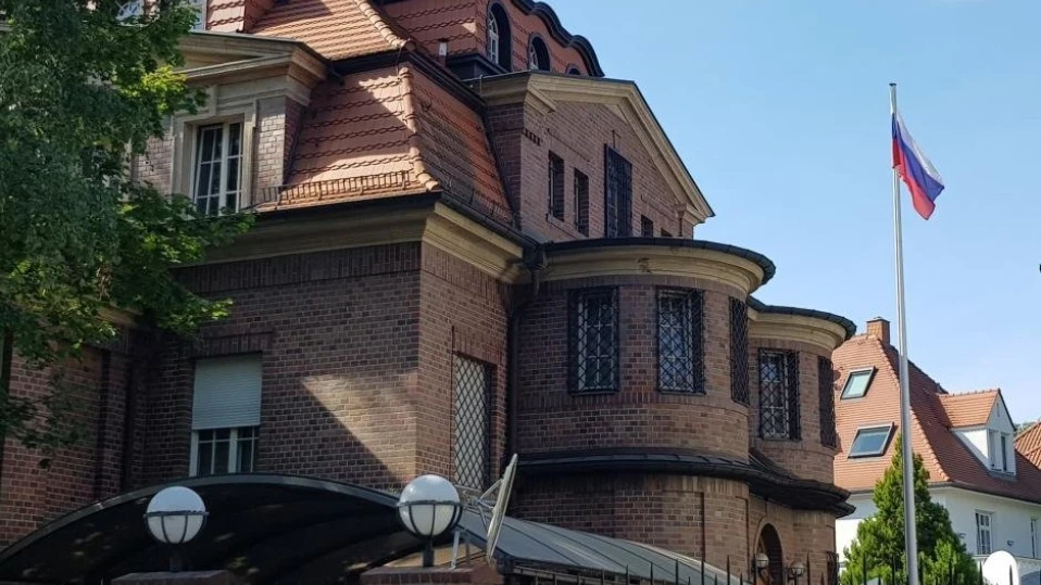 Протестиращи опитали да окупират руско консулство в Германия