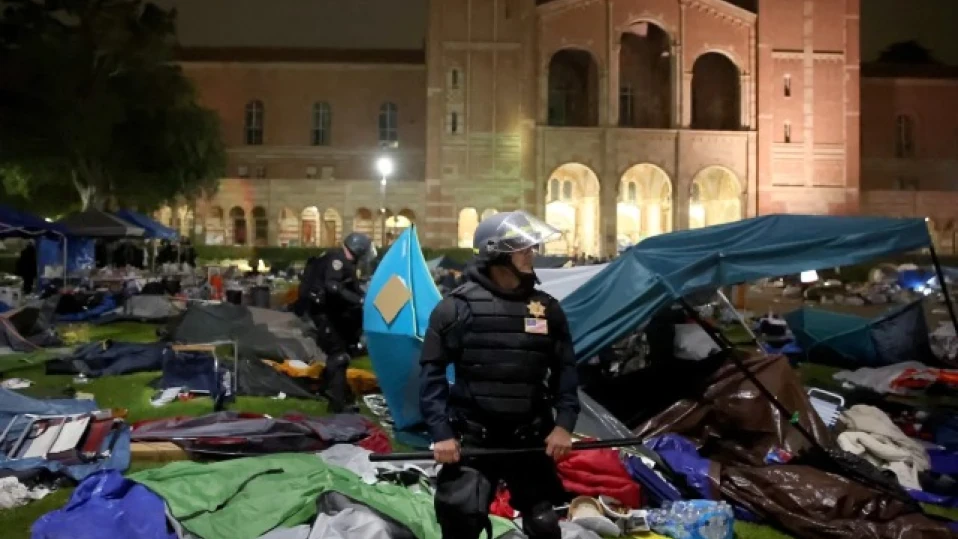 Десетки арестувани при разтурването на пропалестински лагери в няколко университета в САЩ