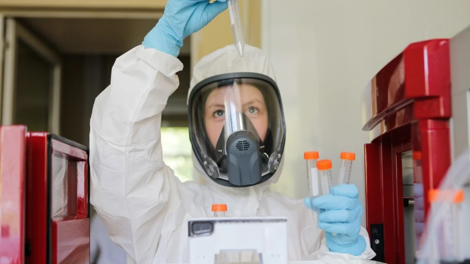 "Флирт" е новият подвариант на Ковид, атакува с диария