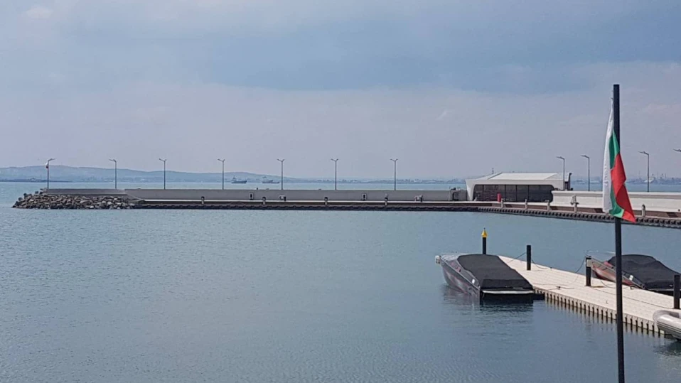 КС отказа да „отмени“ прекратяването на концесията на „Лукойл“ за пристанище „Росенец“