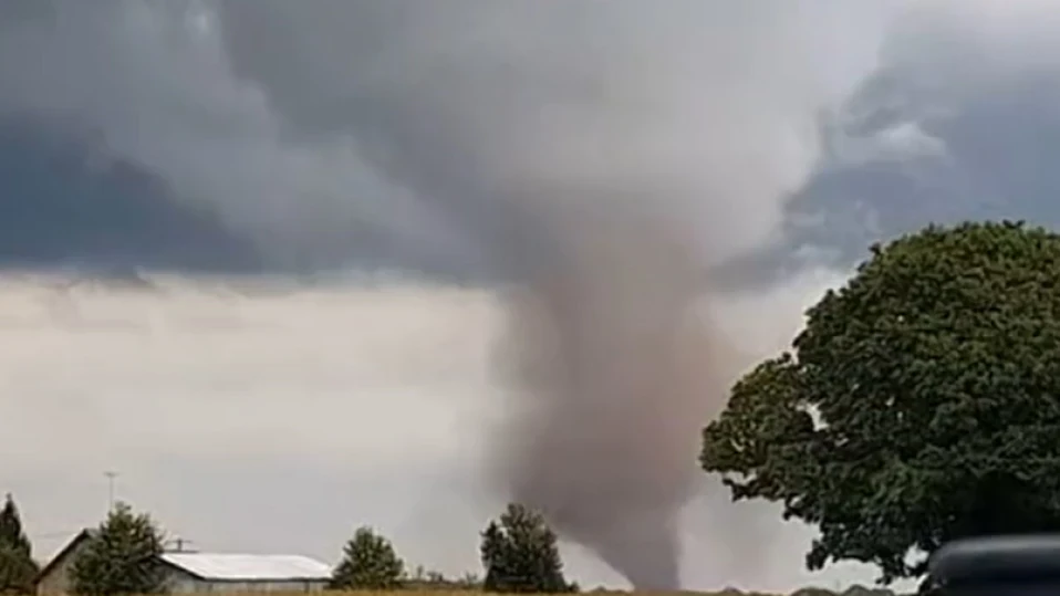 В американския щат Тексас четирима души загинаха, след като ураган удари град Хюстън