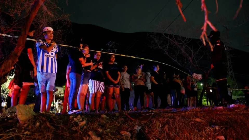 Девет жертви на рухнала сцена на предизборно събитие в Мексико