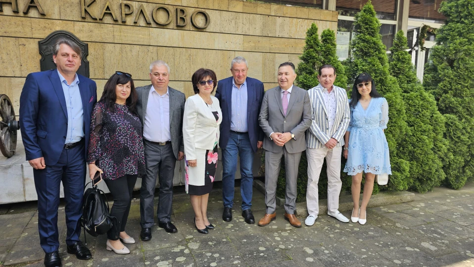 Цвета Караянчева в Карлово: Междуведомствената комисия по бедствията и авариите ще гласува средства за наводнените села