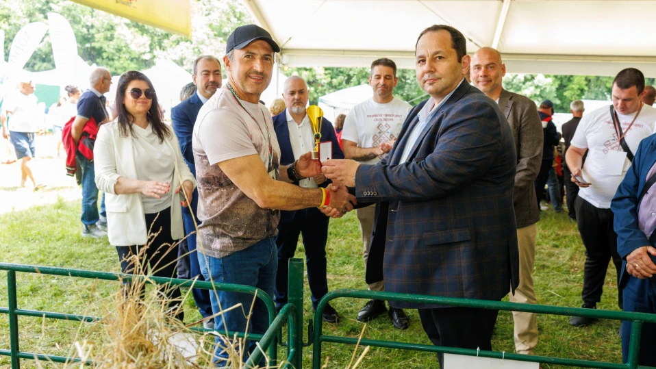 60 млечни продукта се състезаваха за златен медал за вкус на Събора на овцевъдите
