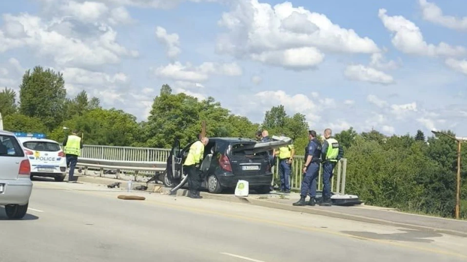 Тежка катастрофа в София, шофьорът оцеля по чудо