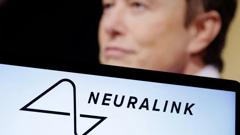 Първият човек с чип Neuralink разказва за използването на импланта