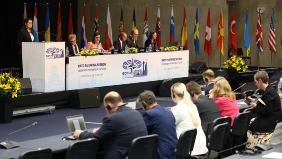 Парламентарната асамблея на НАТО прие на форума в София декларация за "подкрепа на Украйна до победа"