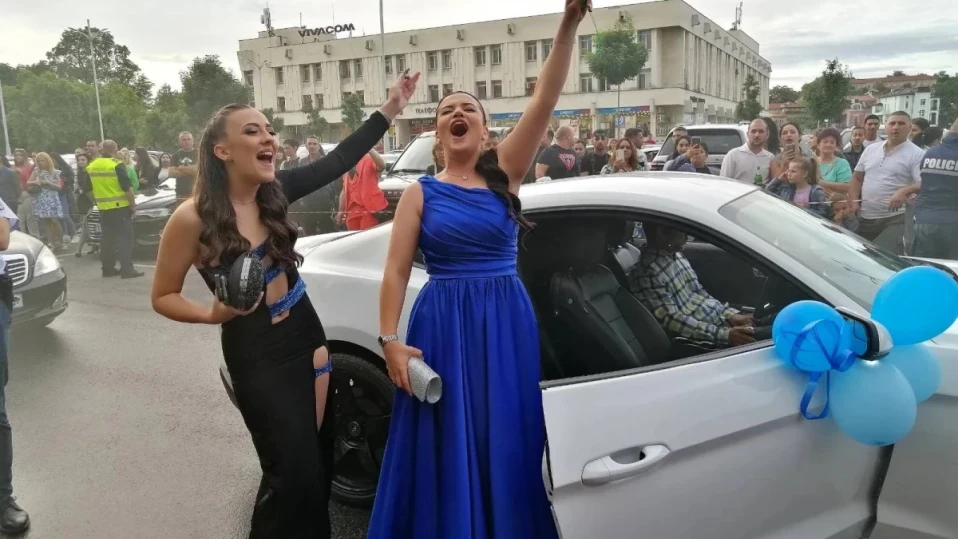 Абитуриентите плащат сами здравните си вноски през лятото