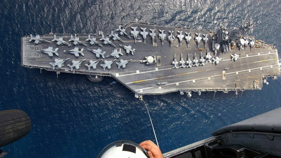 Хусите обявиха, че са атакували американски самолетоносач в Червено море