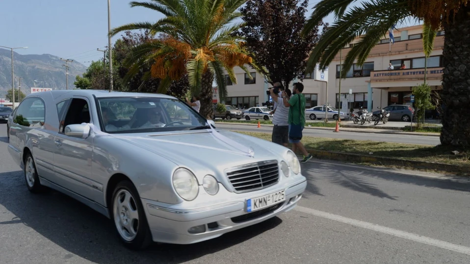 Без погребения през почивни дни и уикенди поискаха в Солун