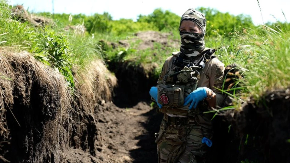 Боен медик: 37-годишна българка спасява животи на фронта в Украйна (ВИДЕО)