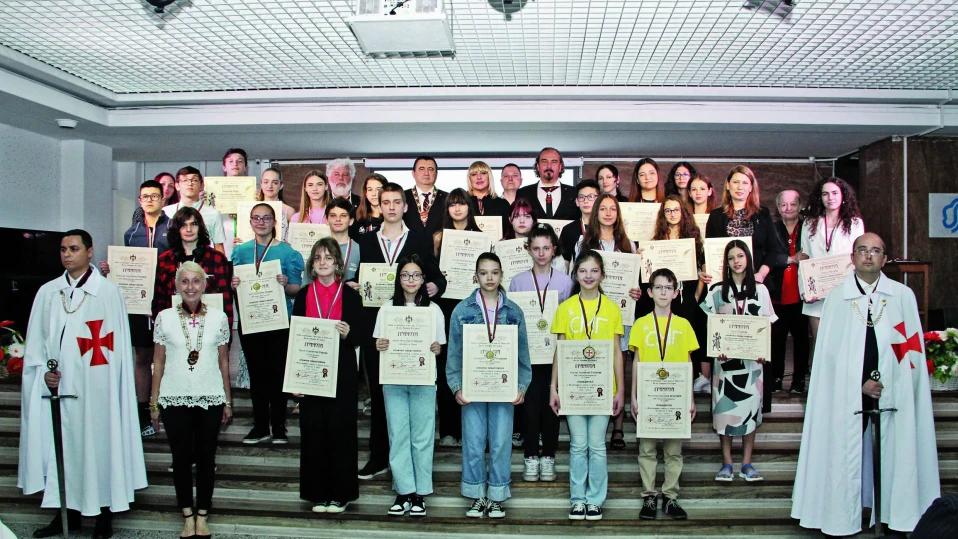 Ученици нарисуваха 4200 творби за конкурса „Рицарят в мен“