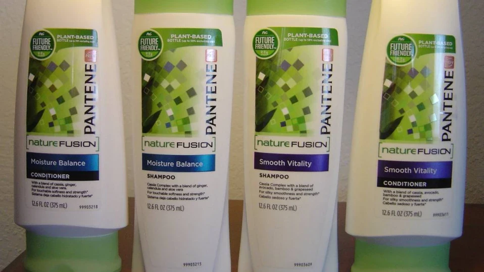 Откриха опасен химикал в козметика, води до алергии и уврежда очите