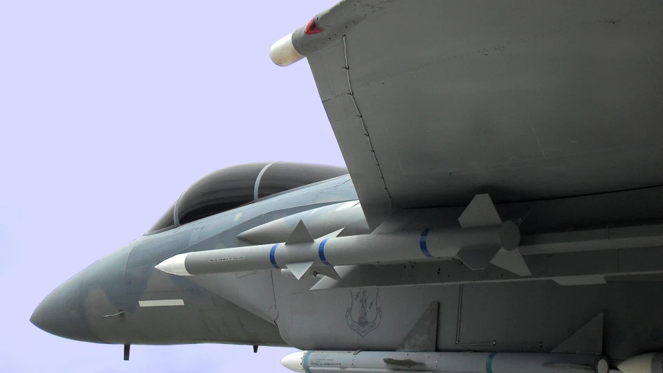 Двама пилоти загинаха при катастрофа на военен учебен самолет в Турция