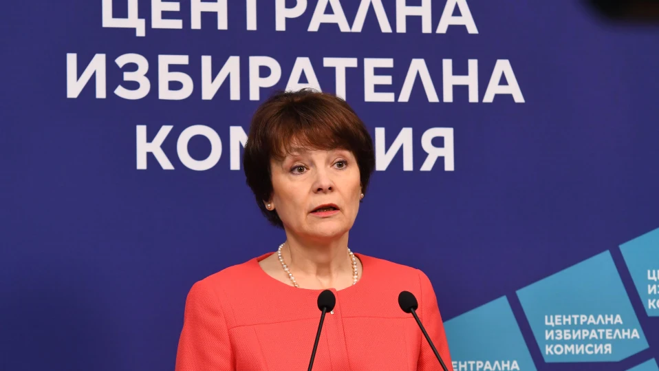 6100 са кандидатите за народни представители, 418 - за евродепутати