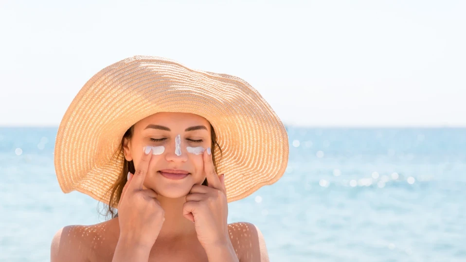 Бърз дерматологичен гид при избор на слънцезащитен продукт