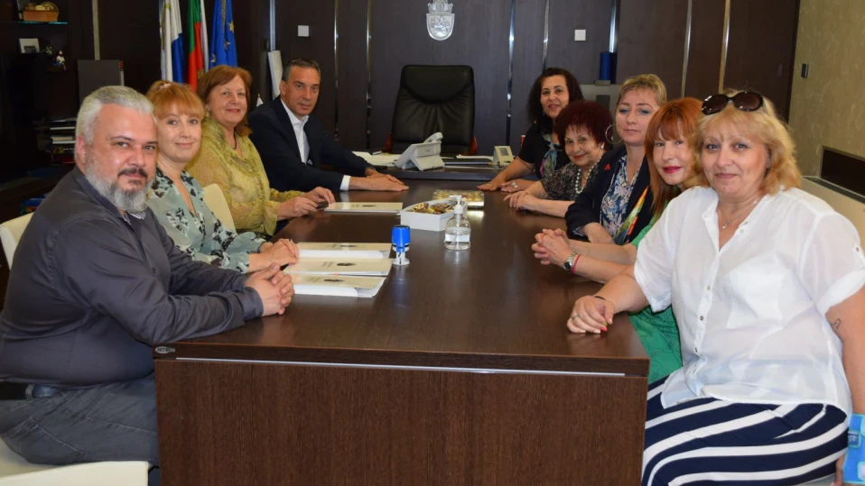 Вдигат с 10% заплатите в училищното здравеопазване