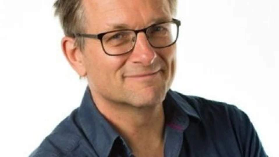 Водещ на Би Би Си е изчезнал на гръцкия остров Сими, издирват го с дрон