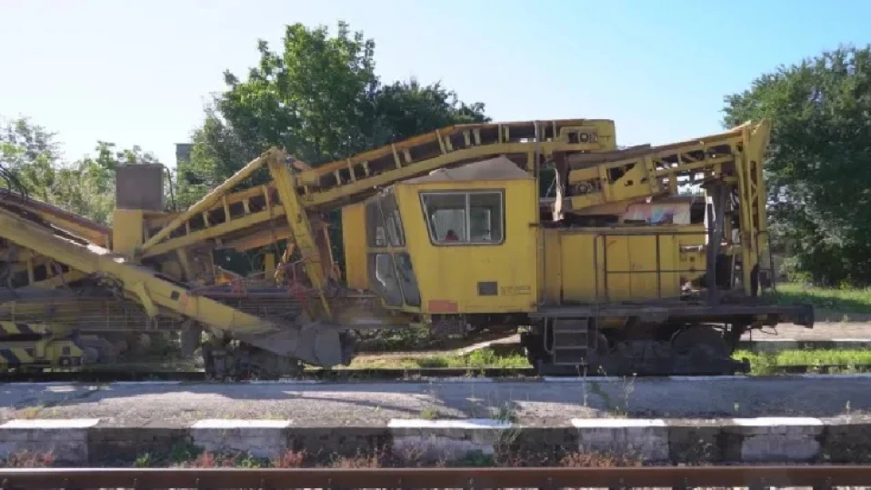 Бърз влак уби техник, рани главен инженер (обзор)