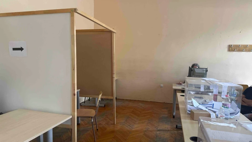 64% избраха да гласуват с хартиена бюлетина