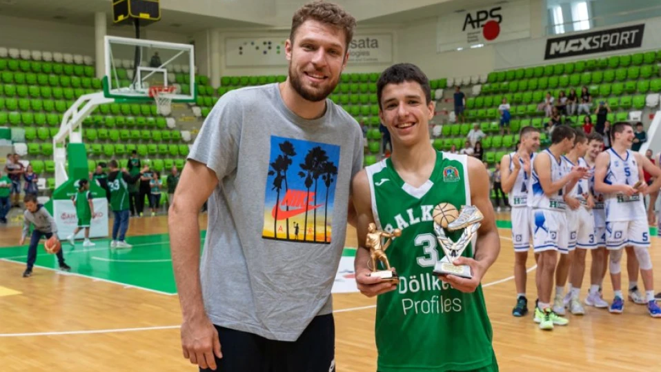 Двама българи с името Александър ще играят баскетбол в САЩ - Везенков вероятно остава в Кингс