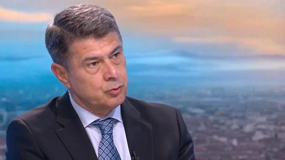 Димо Гяуров: Прав е президентът, че младите трябва да бъдат обучени във военното дело