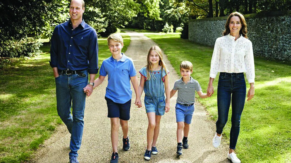Децата на принц Уилям: Обичаме те, татко