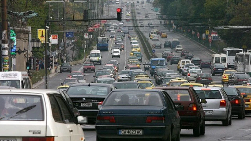 ВМРО: Правителството да спре тормоза върху собствениците на стари коли