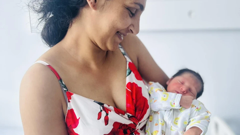 32- годишна жена роди на паркинга на областната болница във Велико Търново