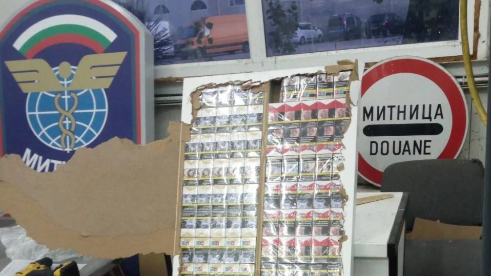 Задържаха над 168 000 къса цигари и тютюн на Дунав мост при Видин (СНИМКИ)