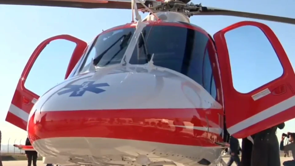 Медицинският хеликоптер спаси германец, ранен при скок с парашут