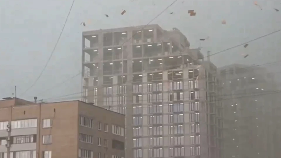 Ураган в Москва уби най-малко 10 души (ВИДЕО)