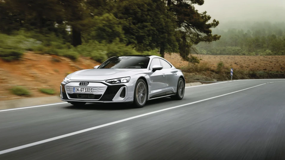 Audi пуска най-мощния си автомобил