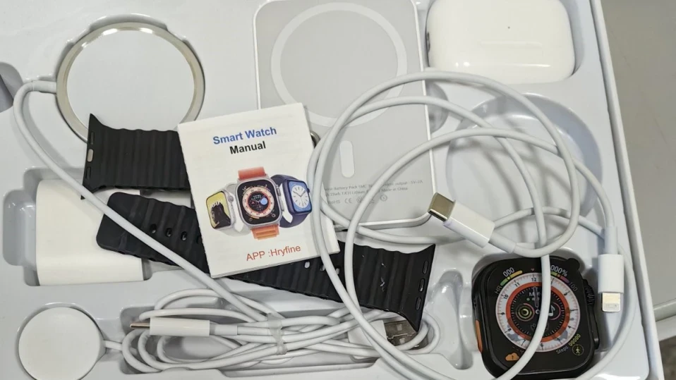 Задържаха пратка с 1000 фалшиви смарт часовници