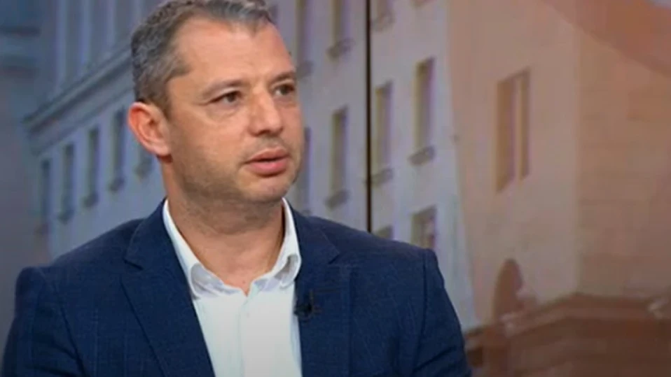 Бих се махнал, за да има кабинет, заяви Делян Добрев