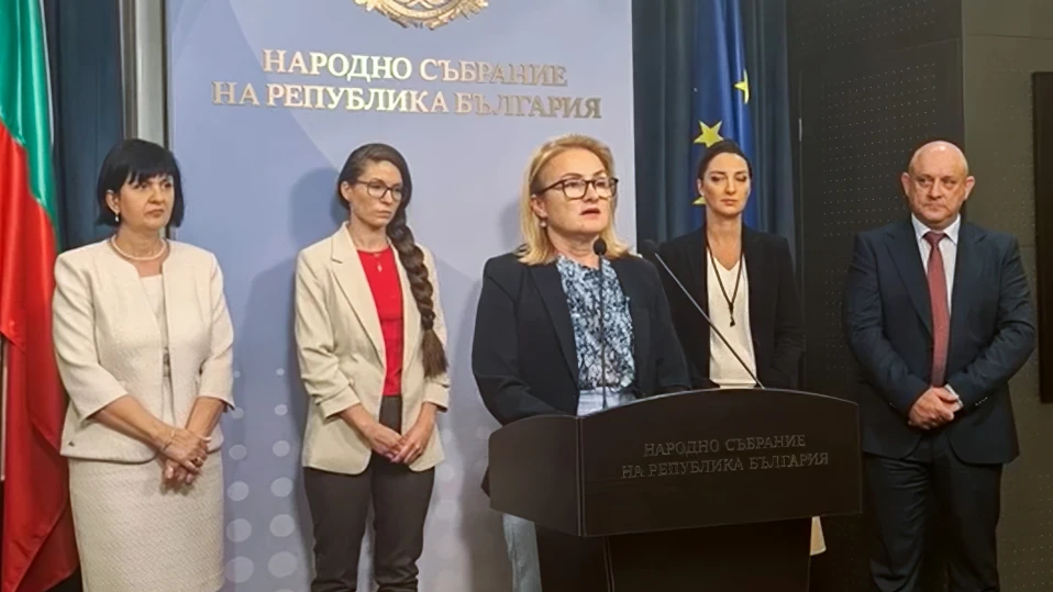 „Величие“ сами се ликвидираха в парламента (обзор)