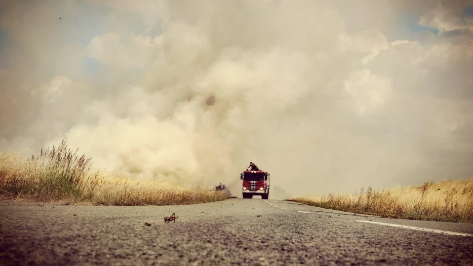 Червен код за опасност от пожари е обявен за половината страна