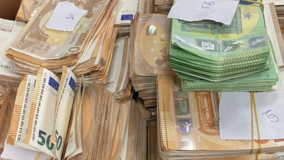 Българи заловени в Гърция за измамa на старци