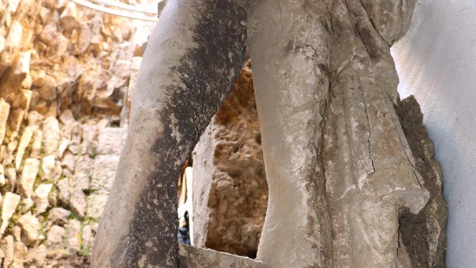 Археолози търсят чия е статуята от Хераклея Синтика